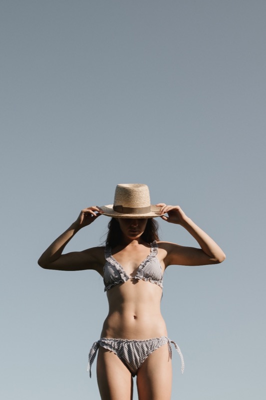 Padded Triangel Bikini mit Streifen in grau